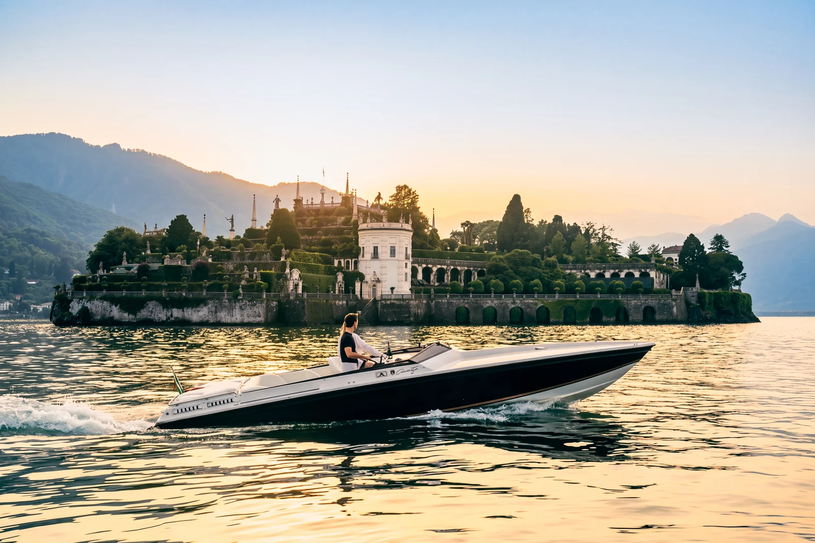 Isola Bella vista dall’acqua, con il palazzo e i giardini